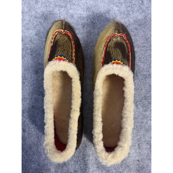 Vintage Scandinavian Reindeer Fur Moccasin Slippers | M Size 10-10.5, W 11.5-12